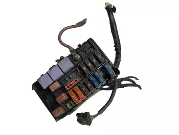 8200272455 Skrzynka bezpieczników Renault _2,2 DCI G9T