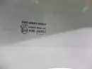 823001705R Szyba drzwi Dacia 