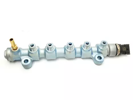 8200613066 8200586778 Listwa wtryskowa Nissan Opel Renault 2.5 dCi /2.5 CDTi