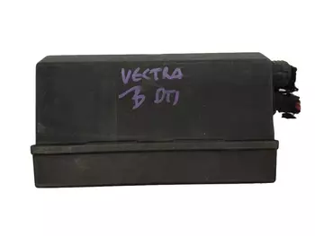 90504296 Skrzynka bezpieczników Opel 