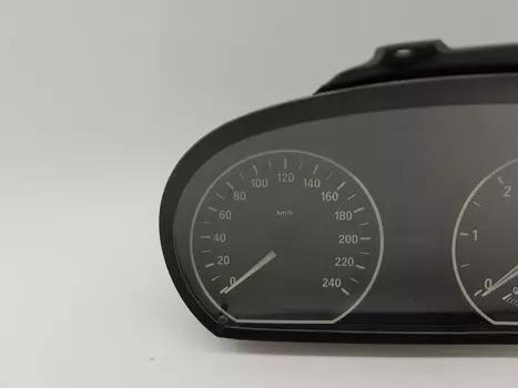 1041568 Licznik obrotomierz BMW Diesel