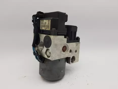 476608F820 Pompa abs Nissan 