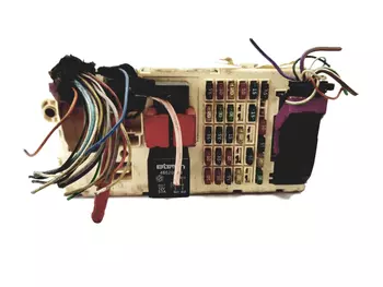 46758961 Skrzynka bezpieczników Fiat 