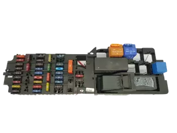 2025455240 08820210 Skrzynka bezpieczników Mercedes-Benz 