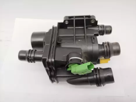 9807198480  Obudowa termostatu Citroen Peugeot 1.2 VTI 1.2 THP 1.2 EB2DT Turbo 