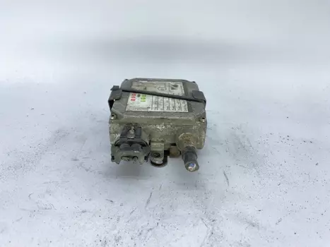 10R-023769  Przetwornica xenon Różne Marki 