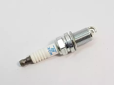 8200492426 8200046337 Zündkerze Renault 2.0 16v Turbo