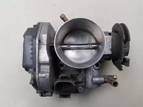 06A133064J  Drosselklappe Audi Volkswagen 