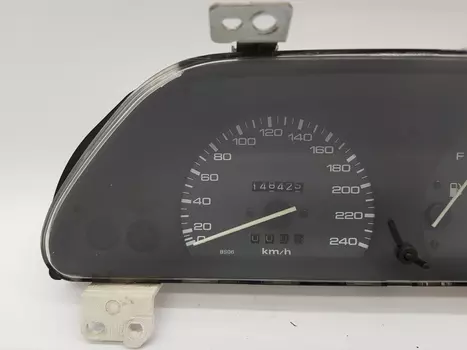 PLD43A Tacho kombiinstrument Mazda 