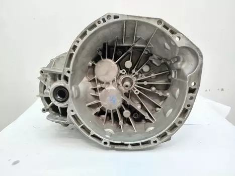 7701477356  Getriebe Nissan Opel Renault 2,0 DCI