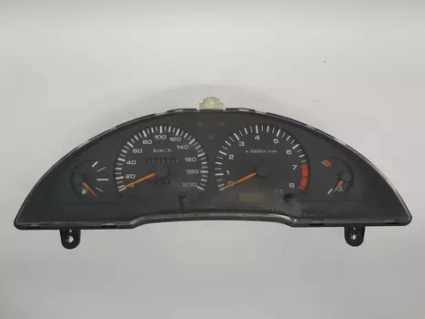 19664101 Tacho kombiinstrument Nissan 