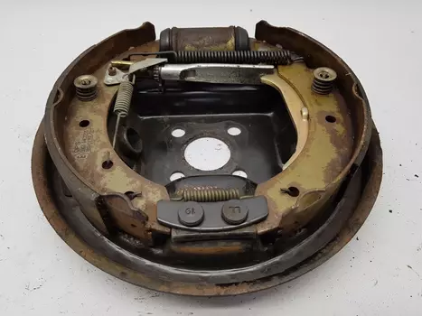 7701051524 Ankerblech für scheibenbremse Dacia Renault 