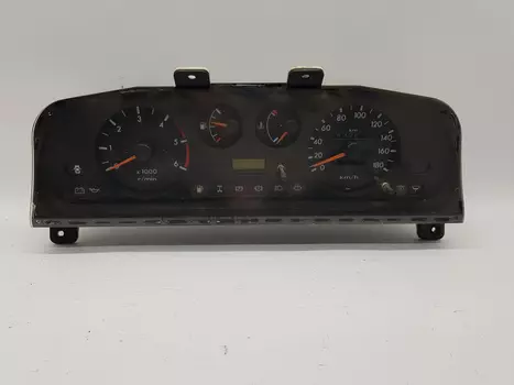 21000503 Tacho kombiinstrument Nissan 