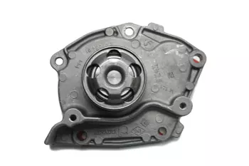 8200824622 Pompe À eau Renault _1,9 dci
