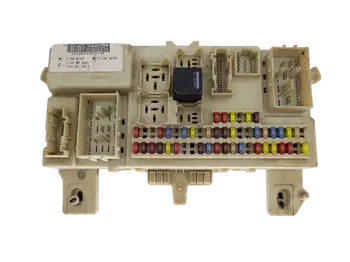 4M5T-14A073-CH Boîtier fusibles Ford