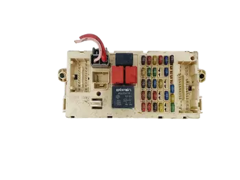 46758961   Boîtier fusibles Fiat
