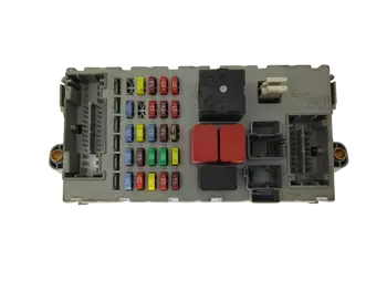 51744898 NPL  Boîtier fusibles Fiat