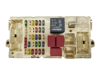 46797600 NPL Boîtier fusibles Fiat