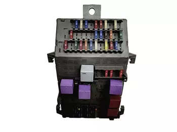 8200043239 Boîtier fusibles Renault