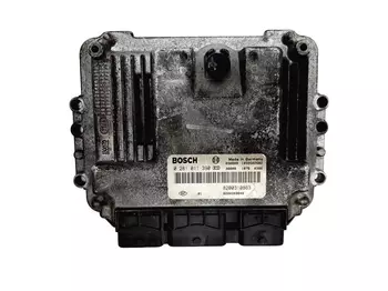 0 281 011 390 Calculateur Renault