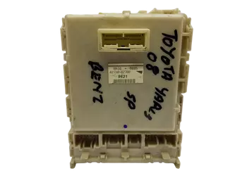 82730-52700  Boîtier fusibles Toyota