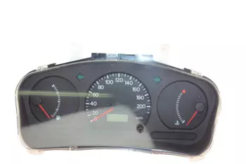 MR390656 769922-721 Le compteur, compteur de vitesse, tableau de bord Mitsubishi