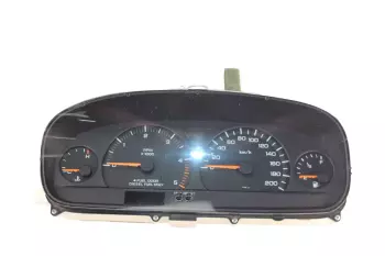 TN457990-245 TN457990245 Le compteur, compteur de vitesse, tableau de bord Chrysler