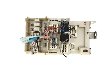 82733-42080 Boîtier fusibles Toyota