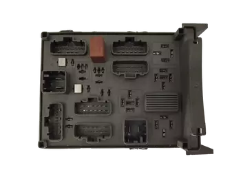 8200447438 Calculateur Renault