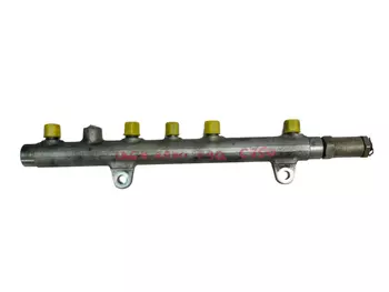7700114017 Rampe d'injection Nissan Opel Renault _1,9 DCI F9Q