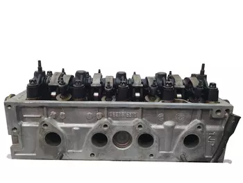 9627516310  La culasse Citroen Peugeot 1,1 8v HFZ