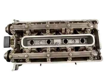 1729331 La culasse BMW 3.0 16V V8 308S1