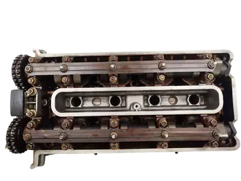 1729331 La culasse BMW 3.0 16V V8 308S1