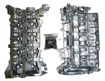 110414467R 110415059R Culasse moteur complet Nissan Opel Renault