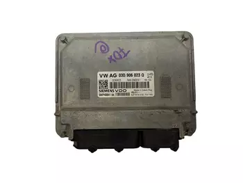 03D 906 023 Q Calculateur ecu Volkswagen