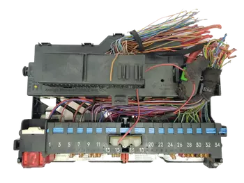 8364540 8364542 8387153 Boîtier fusibles BMW
