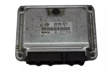 030 906 032 R Calculateur d’ ordinateur ecu Volkswagen