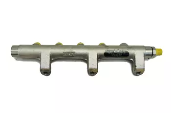 8200010077 Rampe d'injection Renault _2,2 dci G9T