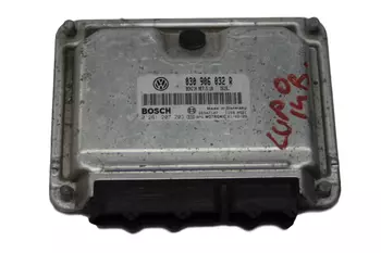030 906 032 R Calculateur d’ ordinateur ecu Volkswagen