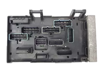 04869001AJ 04869204AM Boîtier fusibles Chrysler