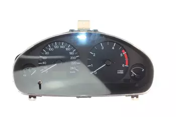 MR308409 0P0231005 1678 Le compteur, compteur de vitesse, tableau de bord Mitsubishi