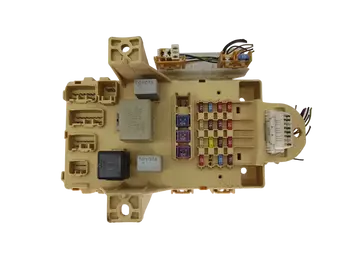 82730-0D040 Boîtier fusibles Toyota