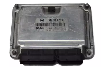 045 906 019 BM Calculateur d’ ordinateur ecu Skoda
