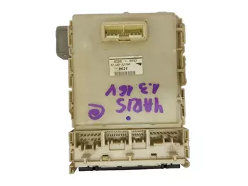 Bo�tier Fusibles   Sup�rieur Toyota 82730-52700