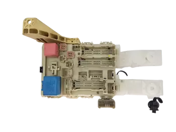 82730-0D290   Boîtier fusibles Toyota