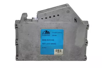 92GB-2C013-AB Calculateur d’ ordinateur ecu Ford