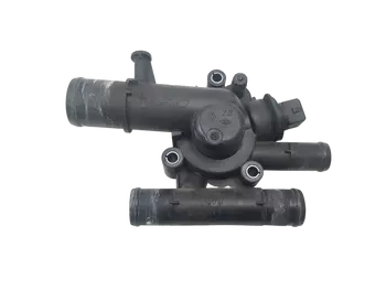 8200674366  Boitier thermostat d'eau moteur Renault 1,9 dCi
