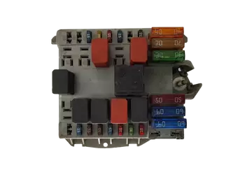 46835581  Boîtier fusibles Fiat
