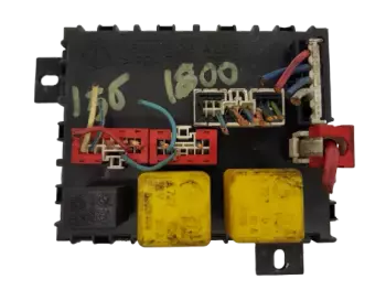 46447809  Boîtier fusibles Alfa Romeo