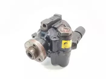 7700840105  Pompe de direction assistée Renault 1,8 2,0